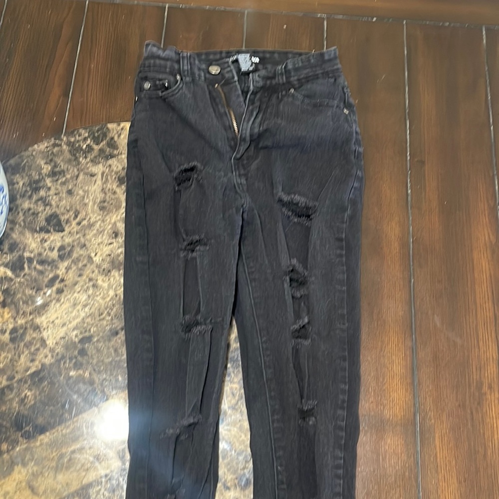 Never worn size 5/6 super skinny, black Fashion Nova jeans